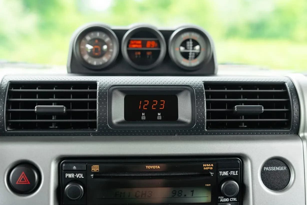 2010 Toyota FJ Cruiser, view