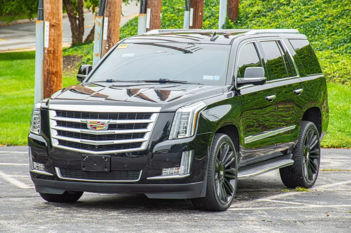 2015 Cadillac Escalade Luxury exterior
