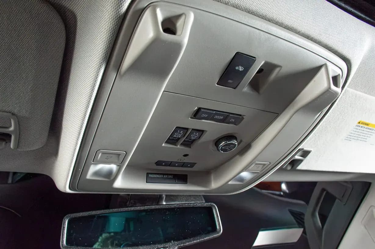 2015 Cadillac Escalade Luxury, view