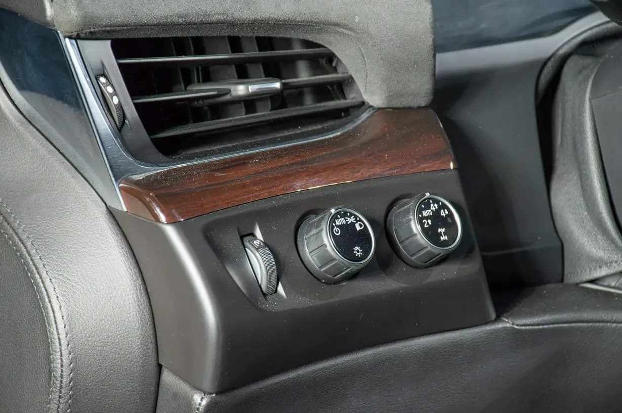 2015 Cadillac Escalade Luxury, view