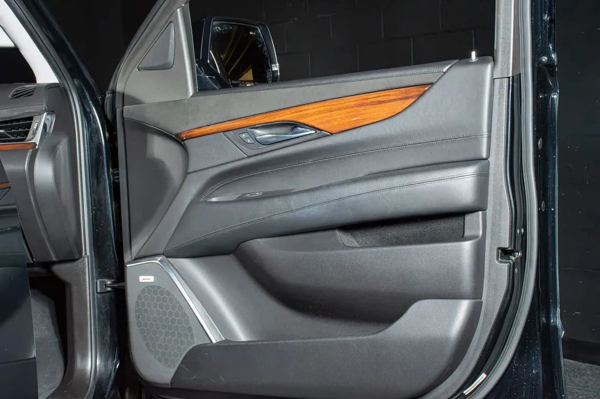 2015 Cadillac Escalade Luxury, view