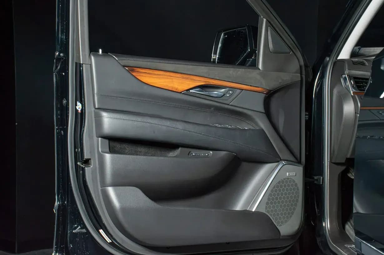 2015 Cadillac Escalade Luxury, view