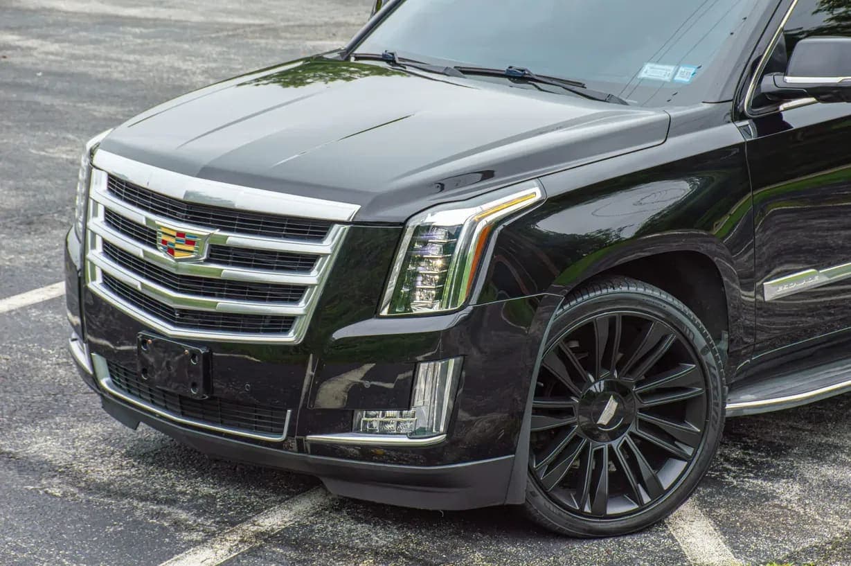 2015 Cadillac Escalade Luxury, view