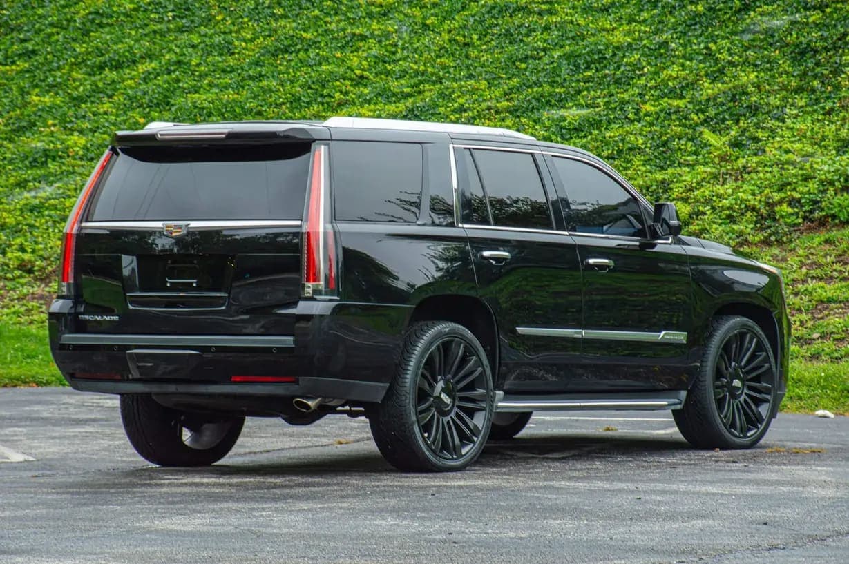 2015 Cadillac Escalade Luxury, view