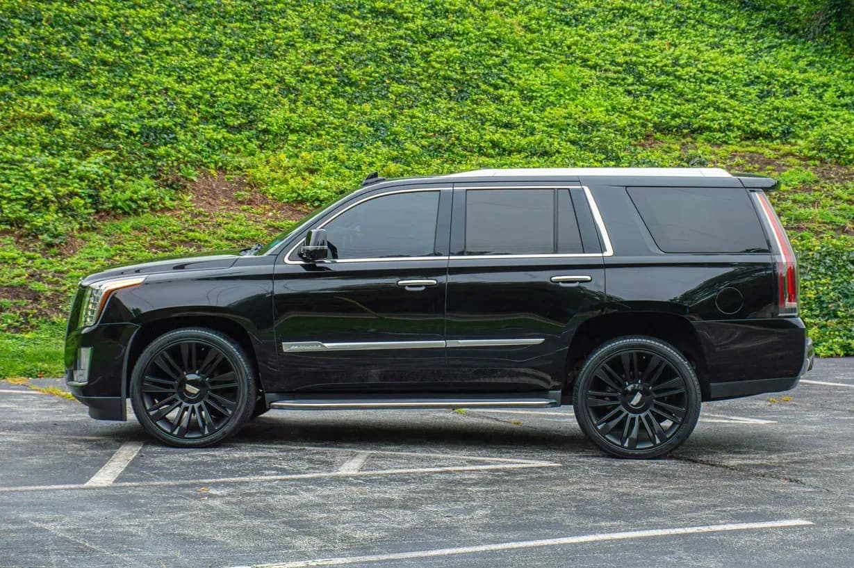 2015 Cadillac Escalade Luxury, view