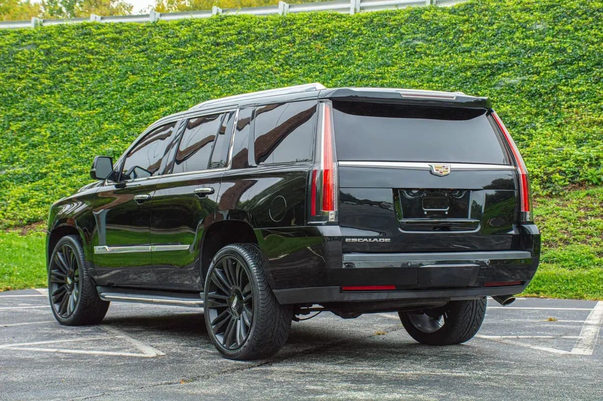 2015 Cadillac Escalade Luxury, view