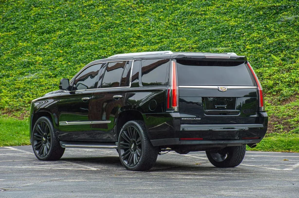2015 Cadillac Escalade Luxury, view