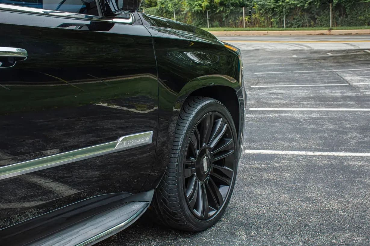 2015 Cadillac Escalade Luxury, view