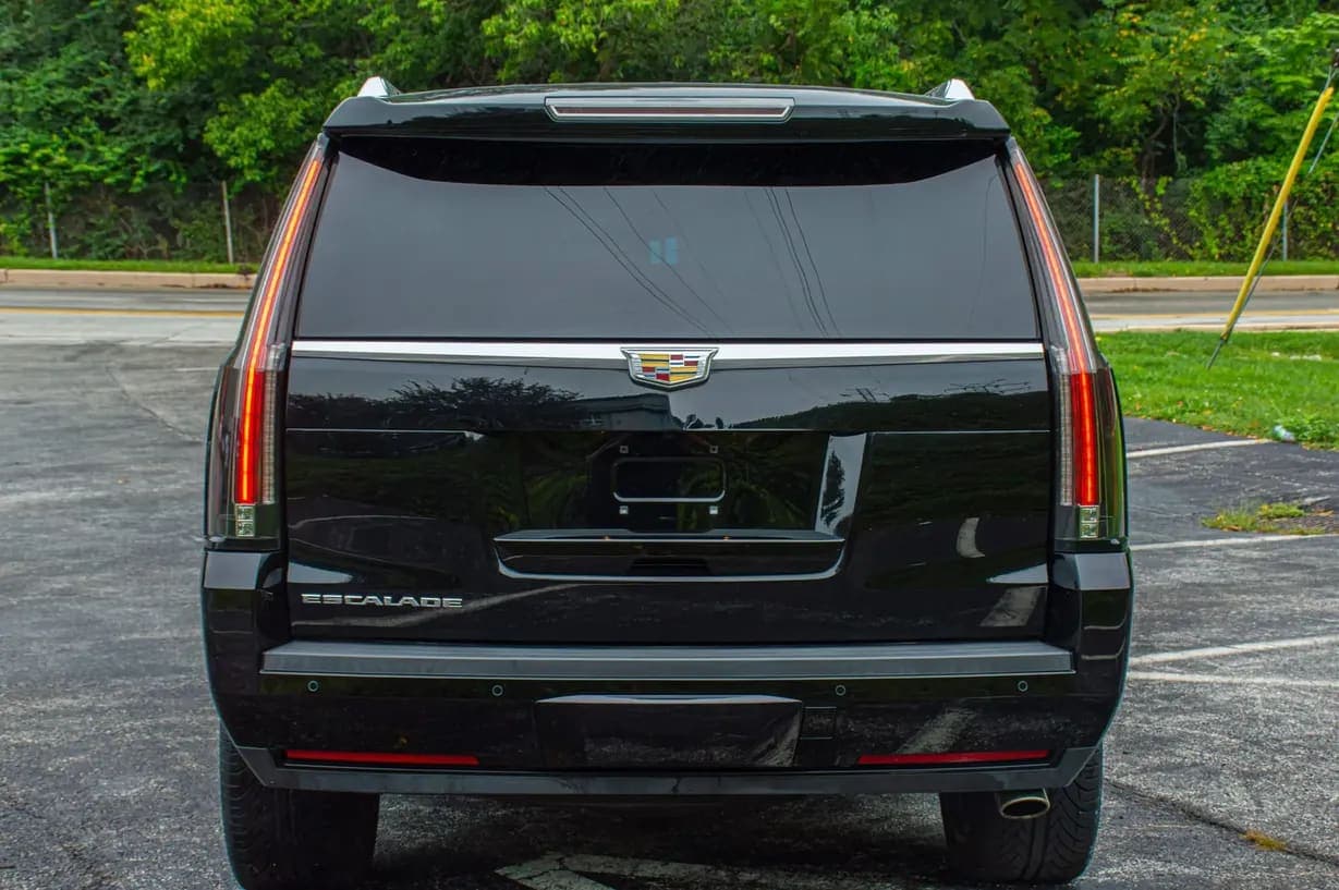 2015 Cadillac Escalade Luxury, view
