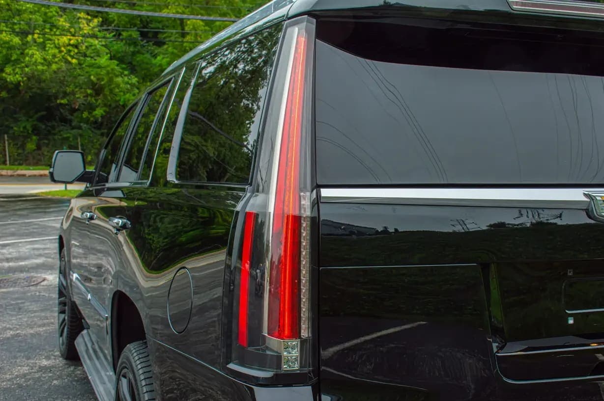 2015 Cadillac Escalade Luxury, view