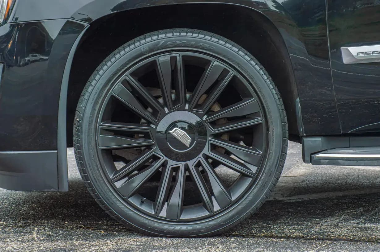 2015 Cadillac Escalade Luxury, view