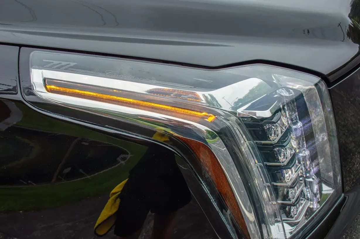 2015 Cadillac Escalade Luxury, view