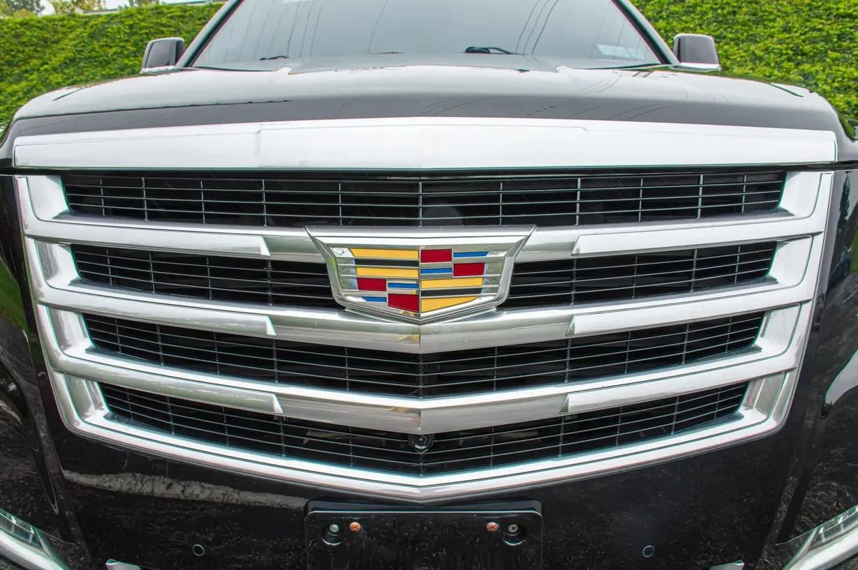 2015 Cadillac Escalade Luxury, view