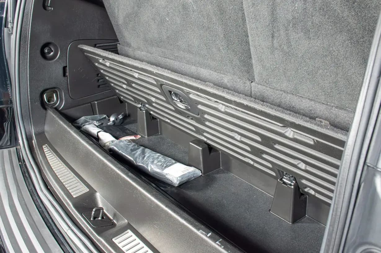 2015 Cadillac Escalade Luxury, view