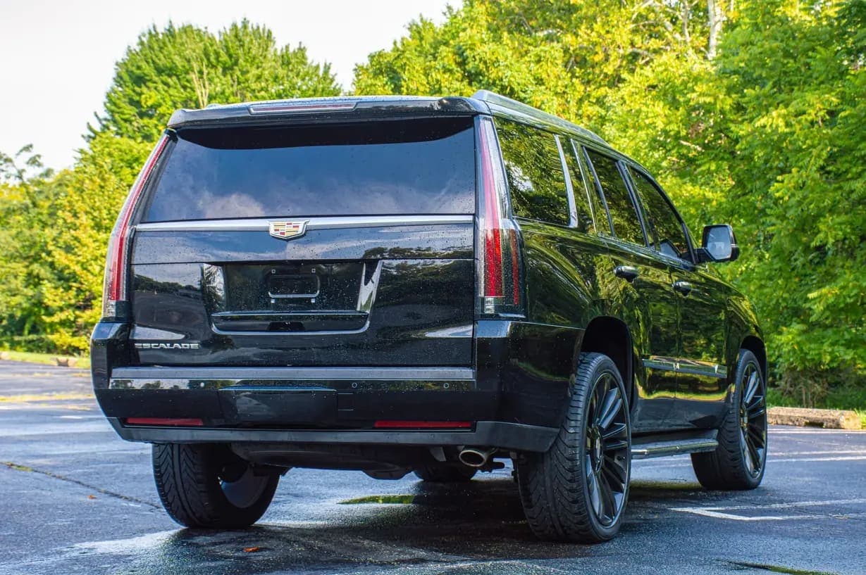 2015 Cadillac Escalade Luxury, view