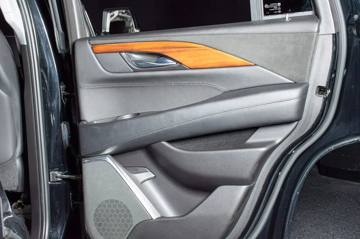 2015 Cadillac Escalade Luxury, view