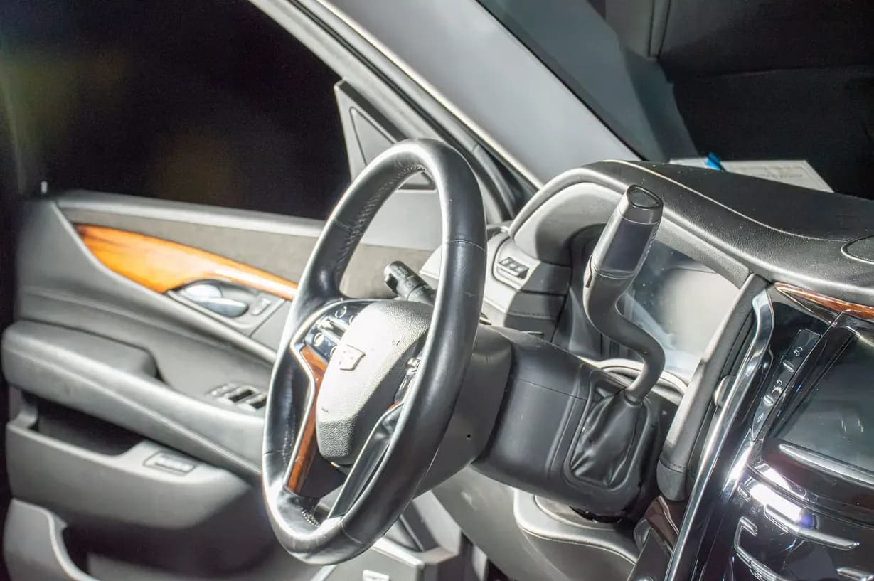 2015 Cadillac Escalade Luxury, view