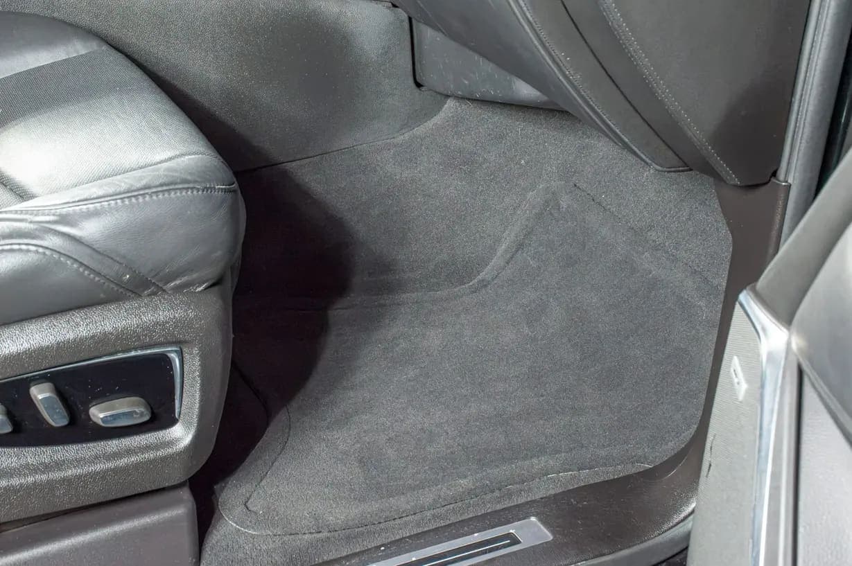 2015 Cadillac Escalade Luxury, view