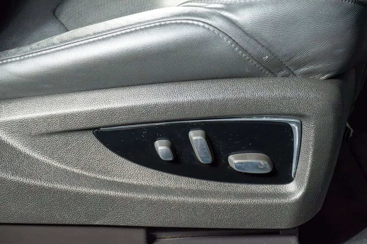 2015 Cadillac Escalade Luxury, view