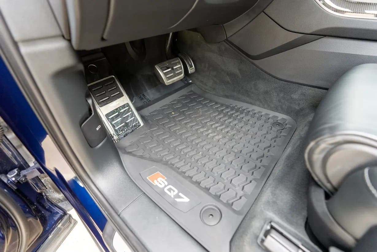 2020 Audi SQ7, view