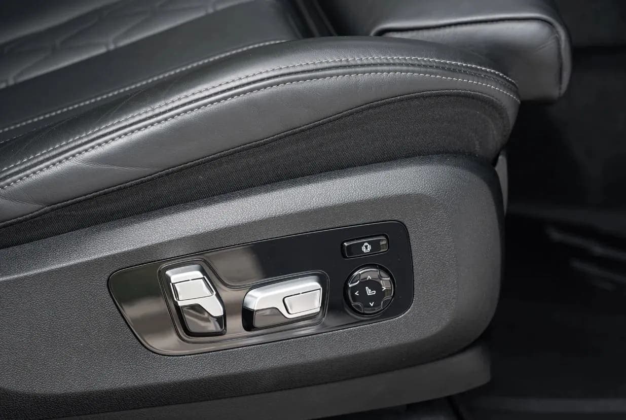 2020 BMW X5 xDrive40i M Sport, view