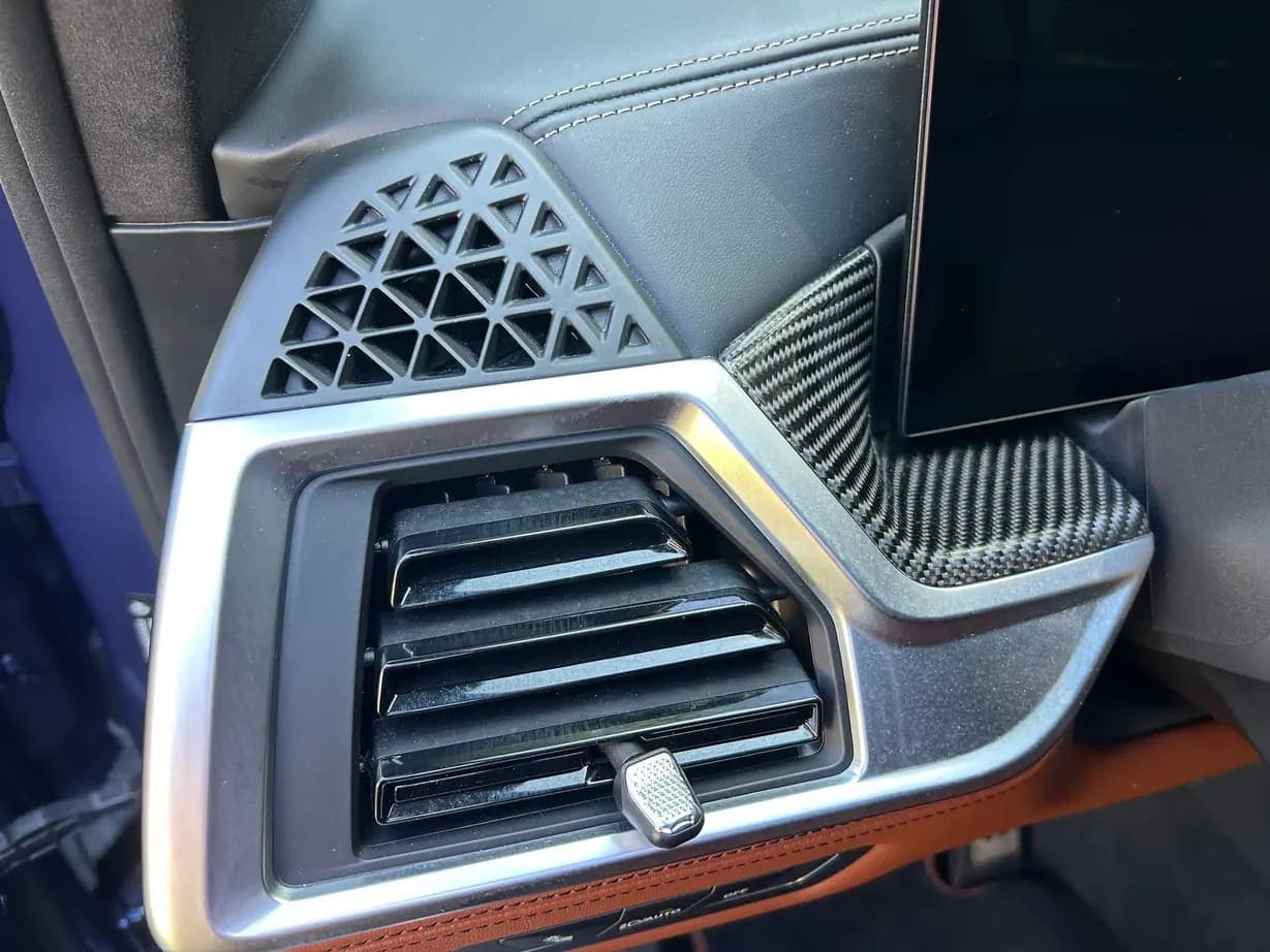 2024 BMW Alpina XB7, view