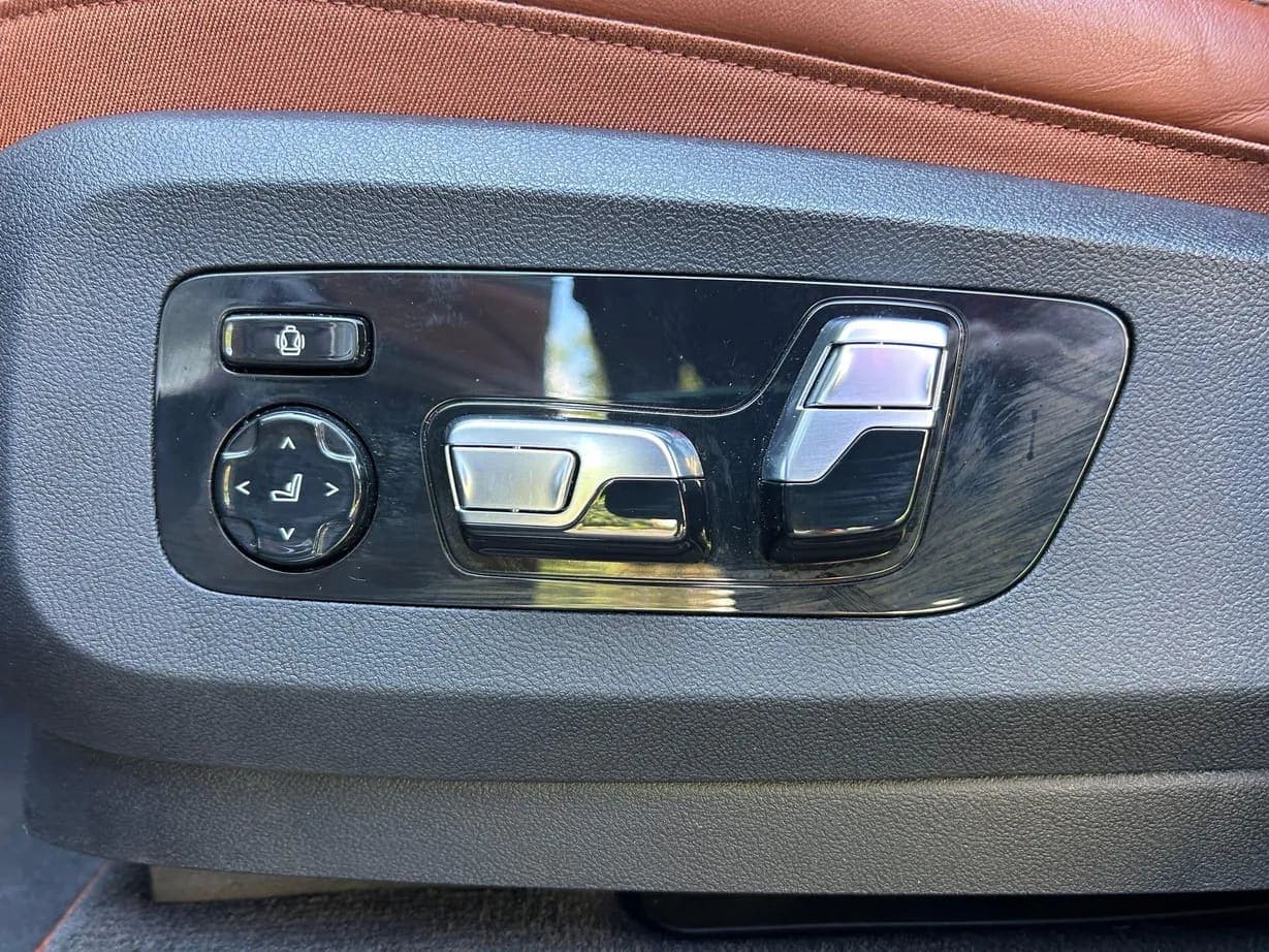 2024 BMW Alpina XB7, view