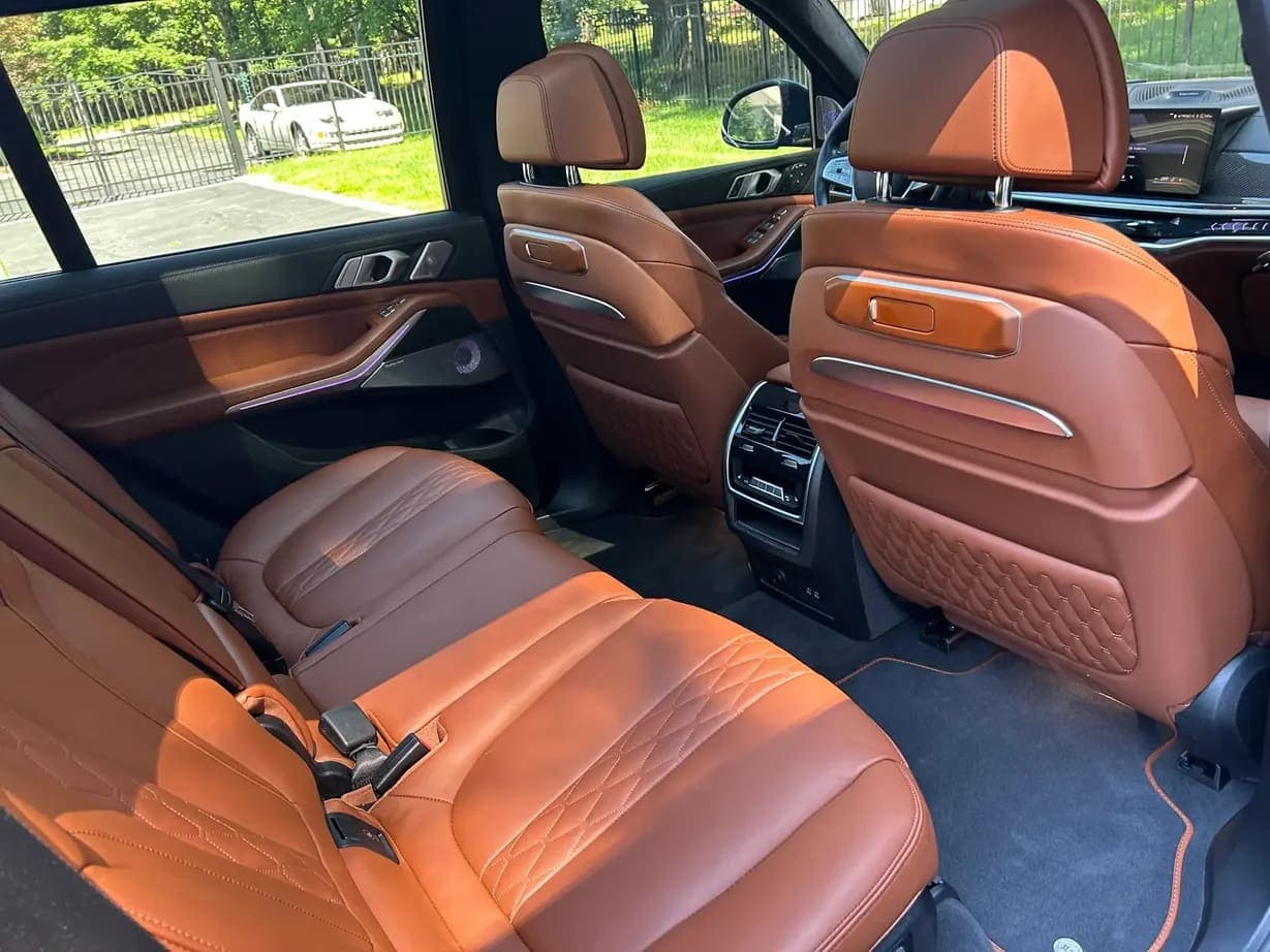 2024 BMW Alpina XB7, view