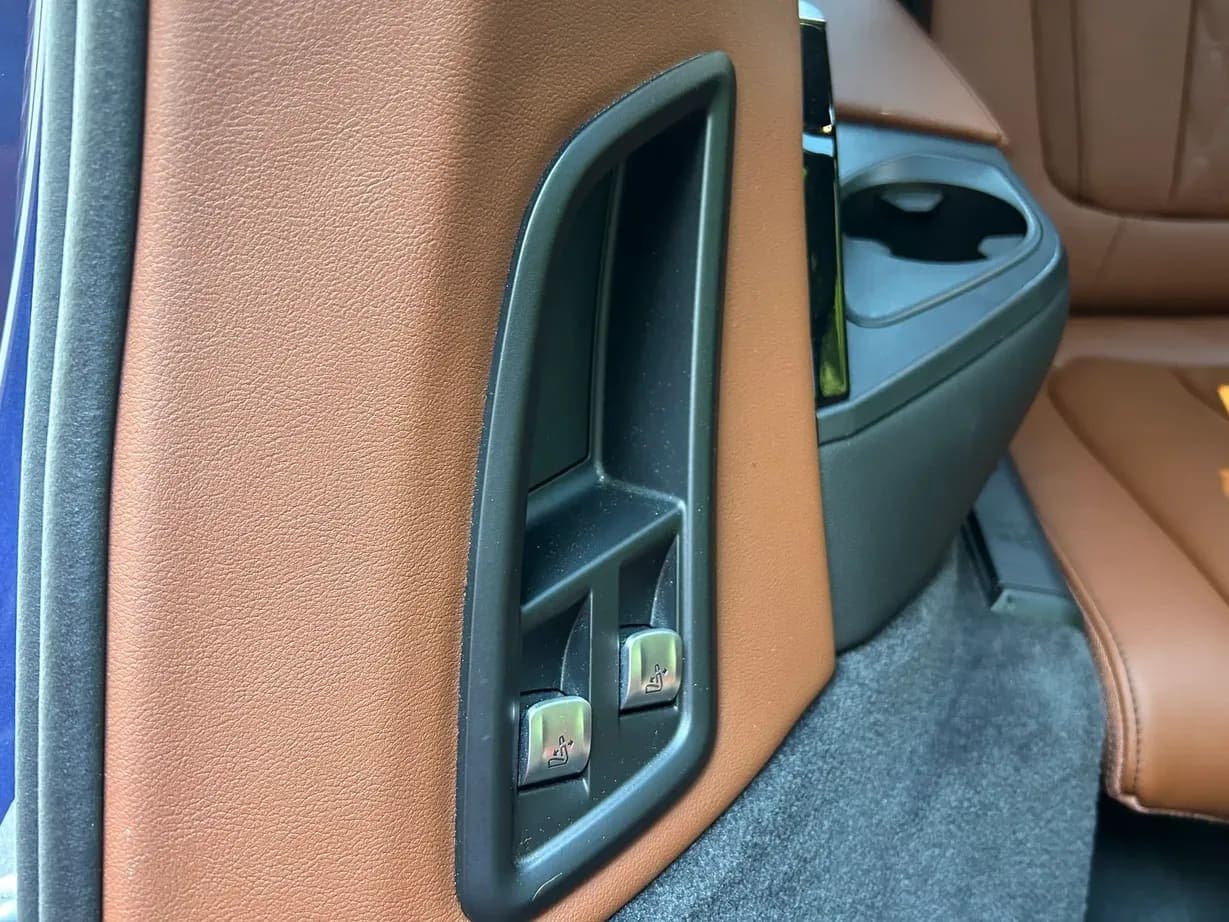 2024 BMW Alpina XB7, view