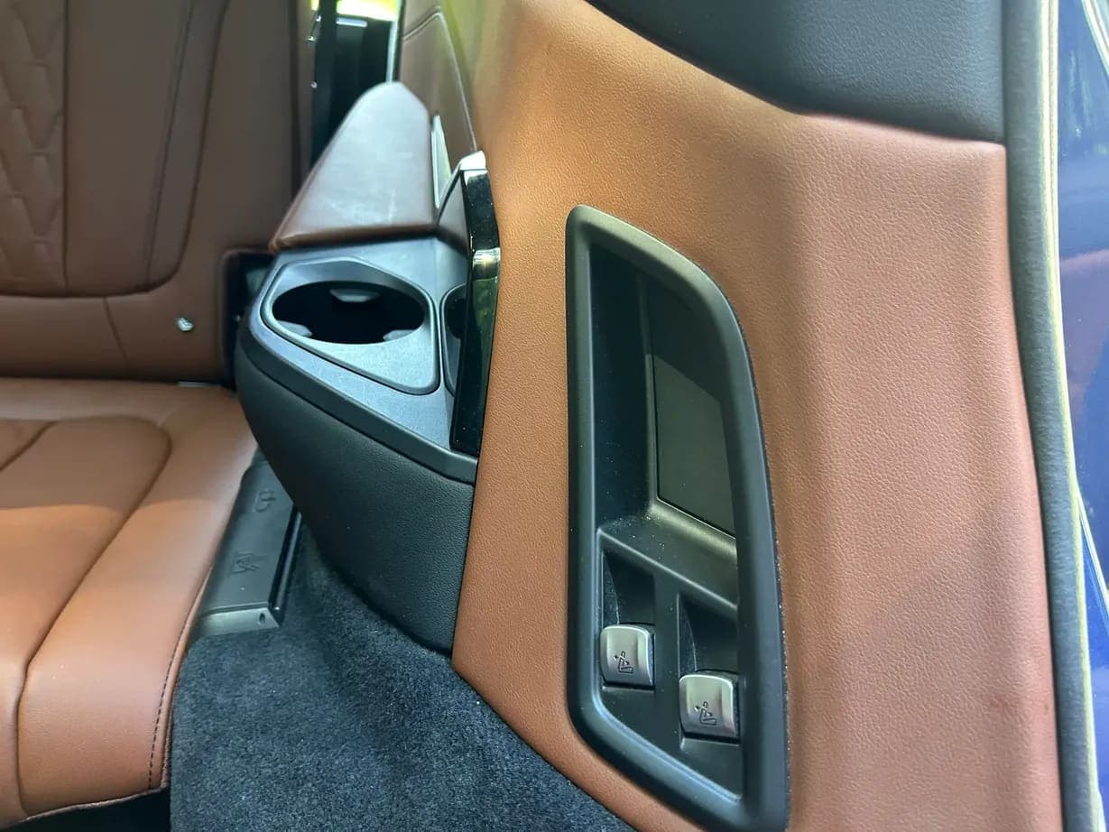2024 BMW Alpina XB7, view