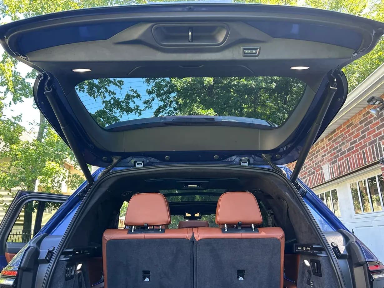 2024 BMW Alpina XB7, view