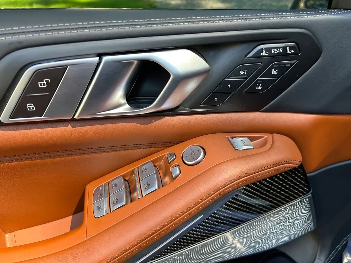 2024 BMW Alpina XB7, view