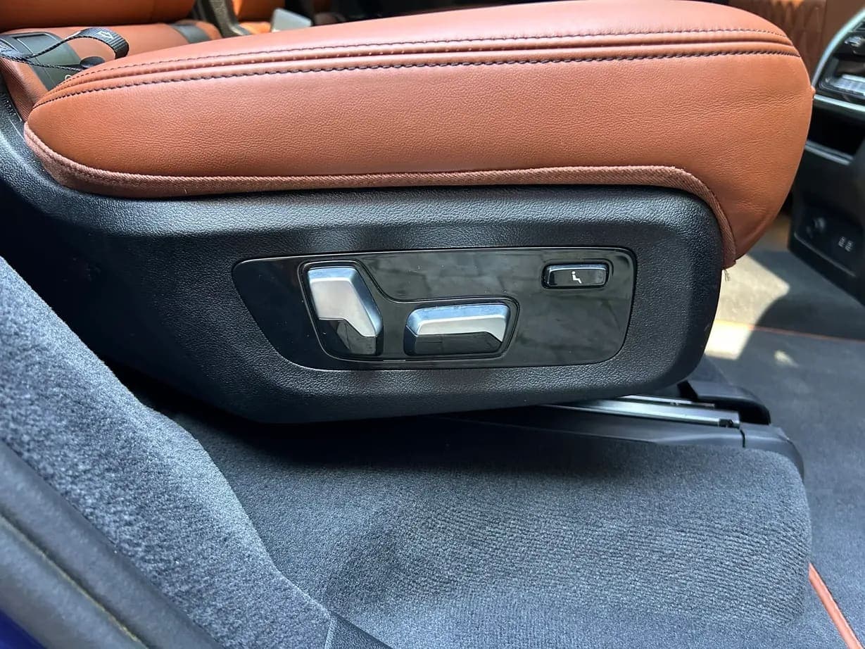 2024 BMW Alpina XB7, view