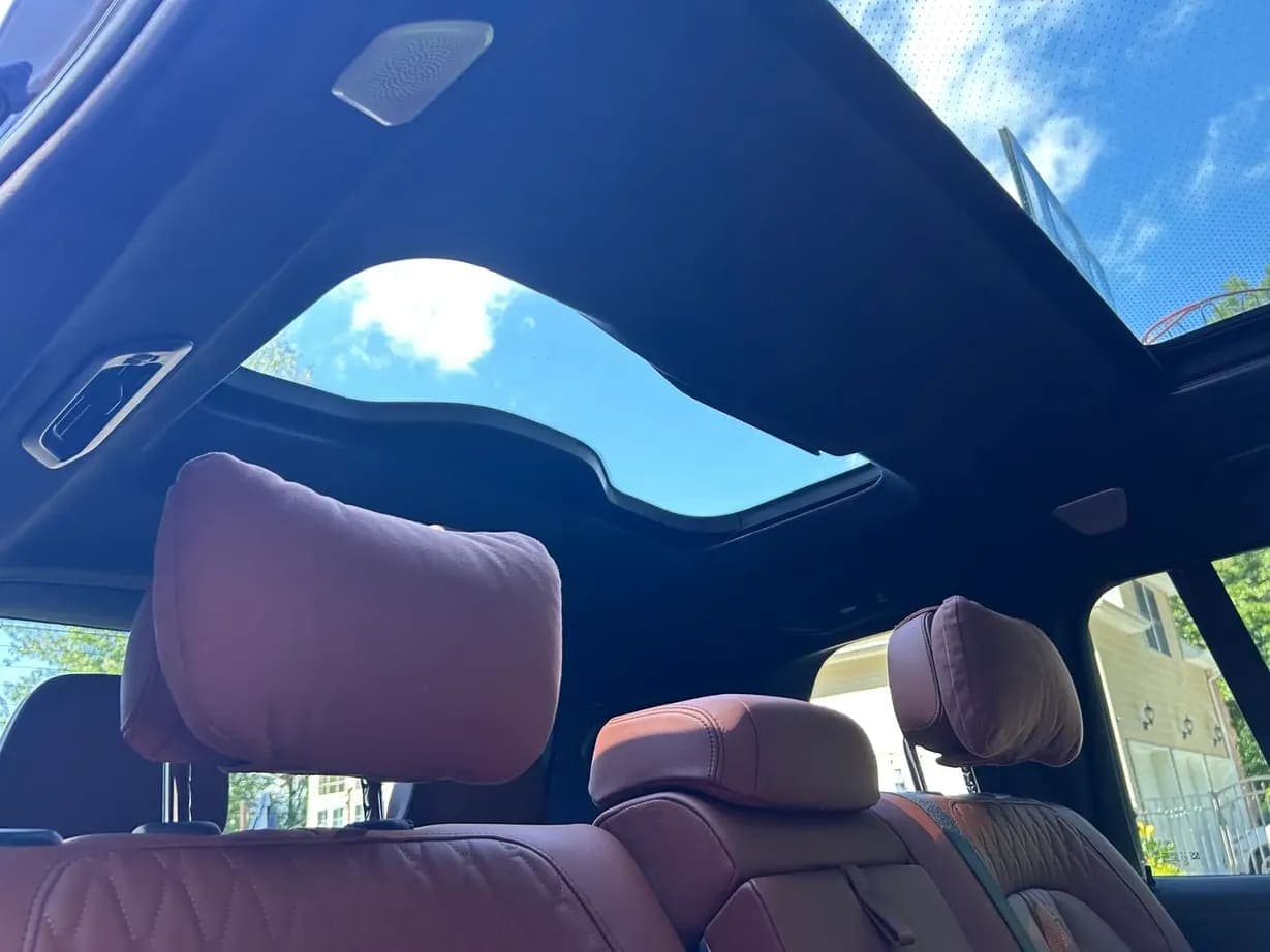 2024 BMW Alpina XB7, view