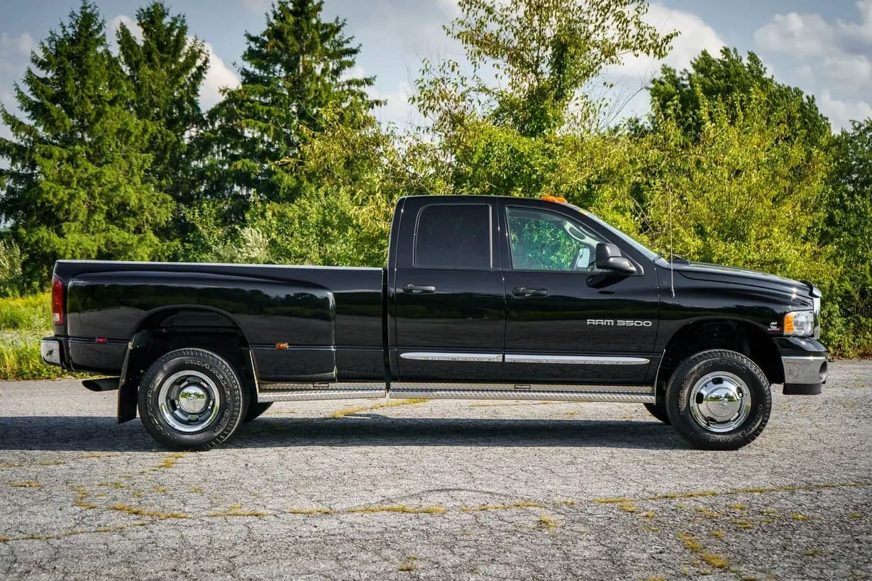 2004 Dodge Ram 3500 Laramie Quad Cab Dually, view