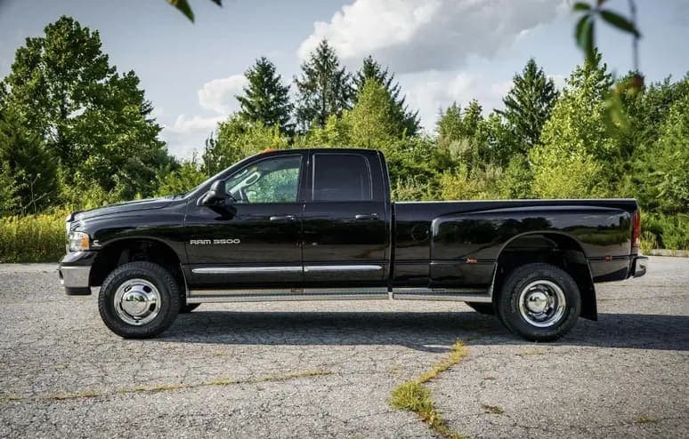2004 Dodge Ram 3500 Laramie Quad Cab Dually, view