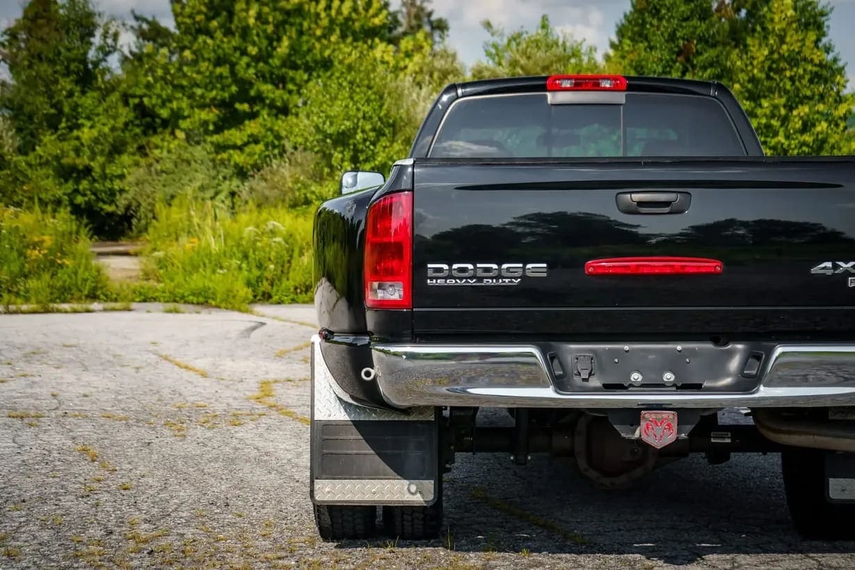 2004 Dodge Ram 3500 Laramie Quad Cab Dually, view
