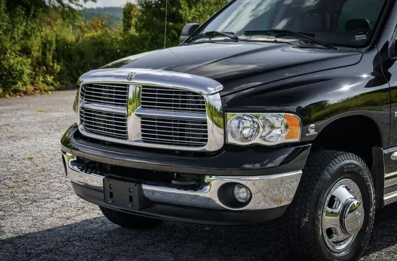 2004 Dodge Ram 3500 Laramie Quad Cab Dually, view