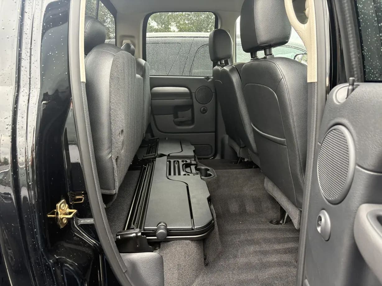 2004 Dodge Ram 3500 Laramie Quad Cab Dually, view