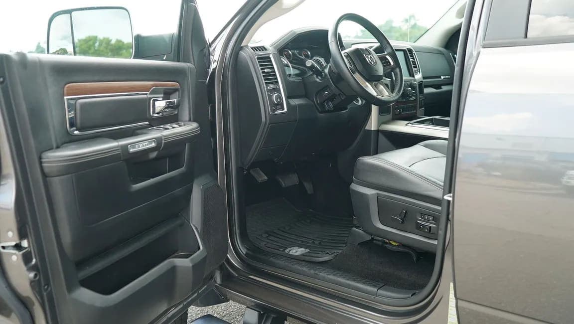 2014 Ram 5500 LARAMIE DUALLY, view