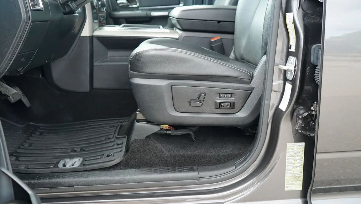 2014 Ram 5500 LARAMIE DUALLY, view