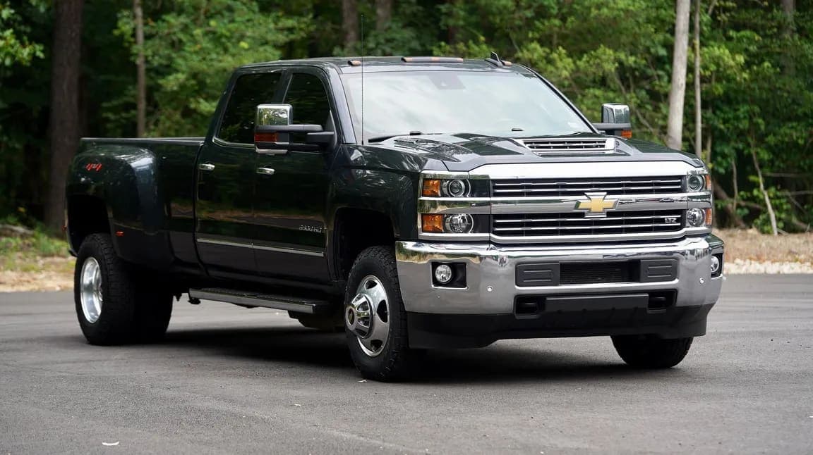 2019 Chevrolet Silverado 3500HD, view