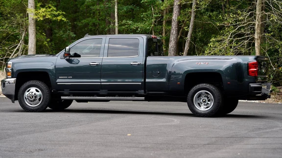 2019 Chevrolet Silverado 3500HD, view
