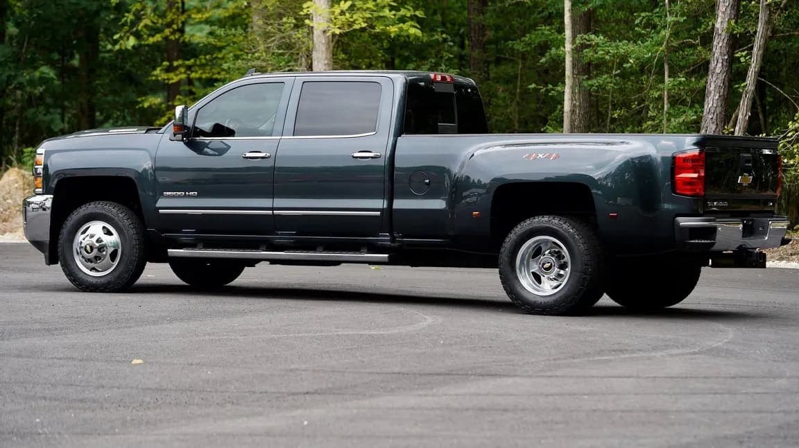2019 Chevrolet Silverado 3500HD, view