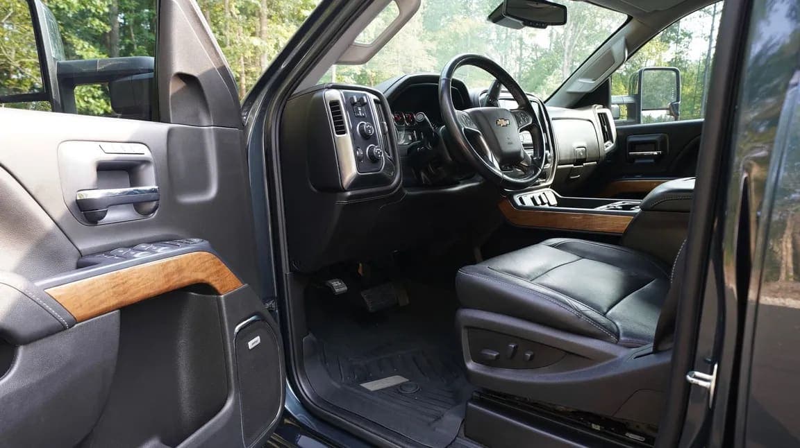 2019 Chevrolet Silverado 3500HD, view