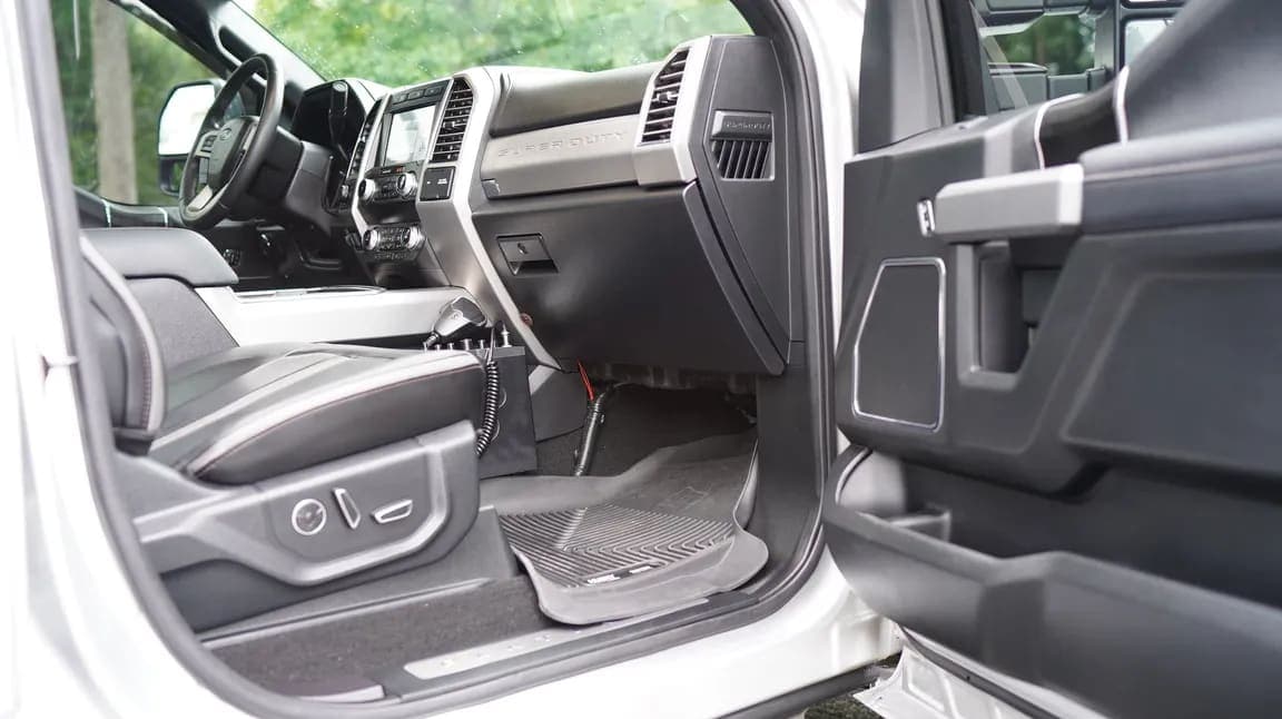2019 Ford Super Duty F-450 DRW PLATINUM, view