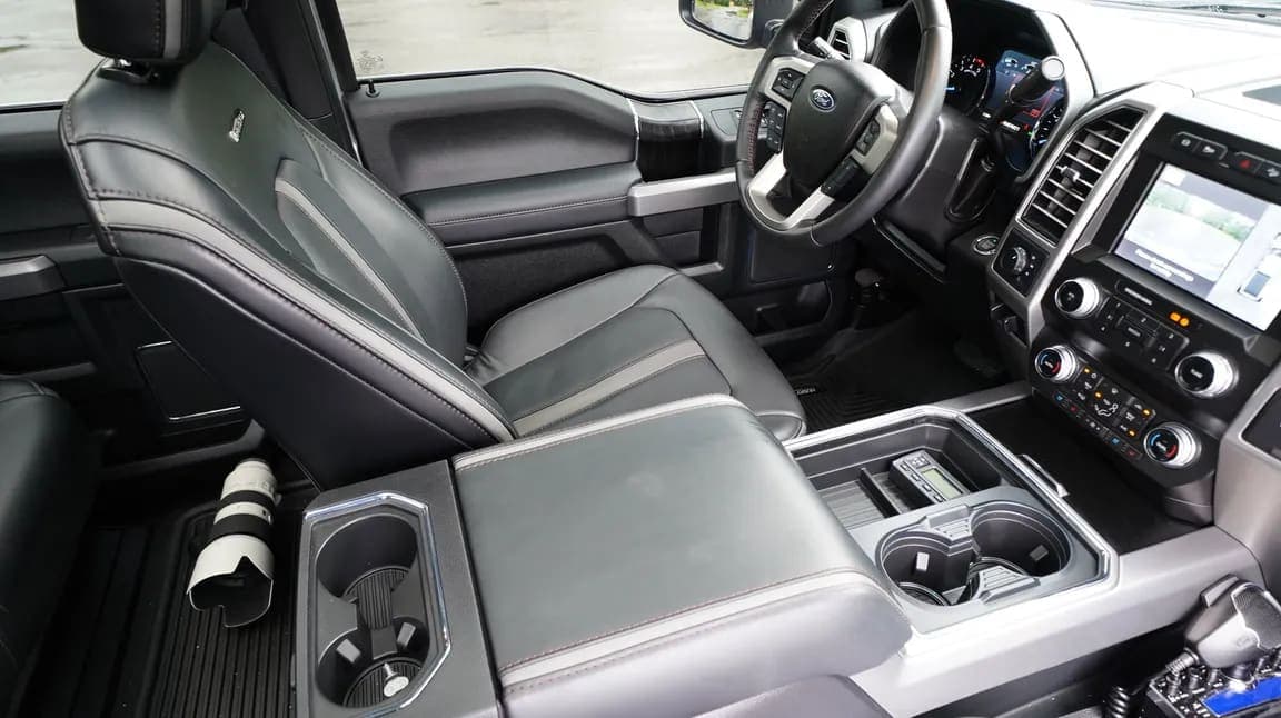 2019 Ford Super Duty F-450 DRW PLATINUM, view