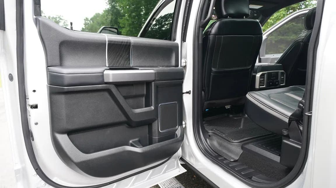2019 Ford Super Duty F-450 DRW PLATINUM, view