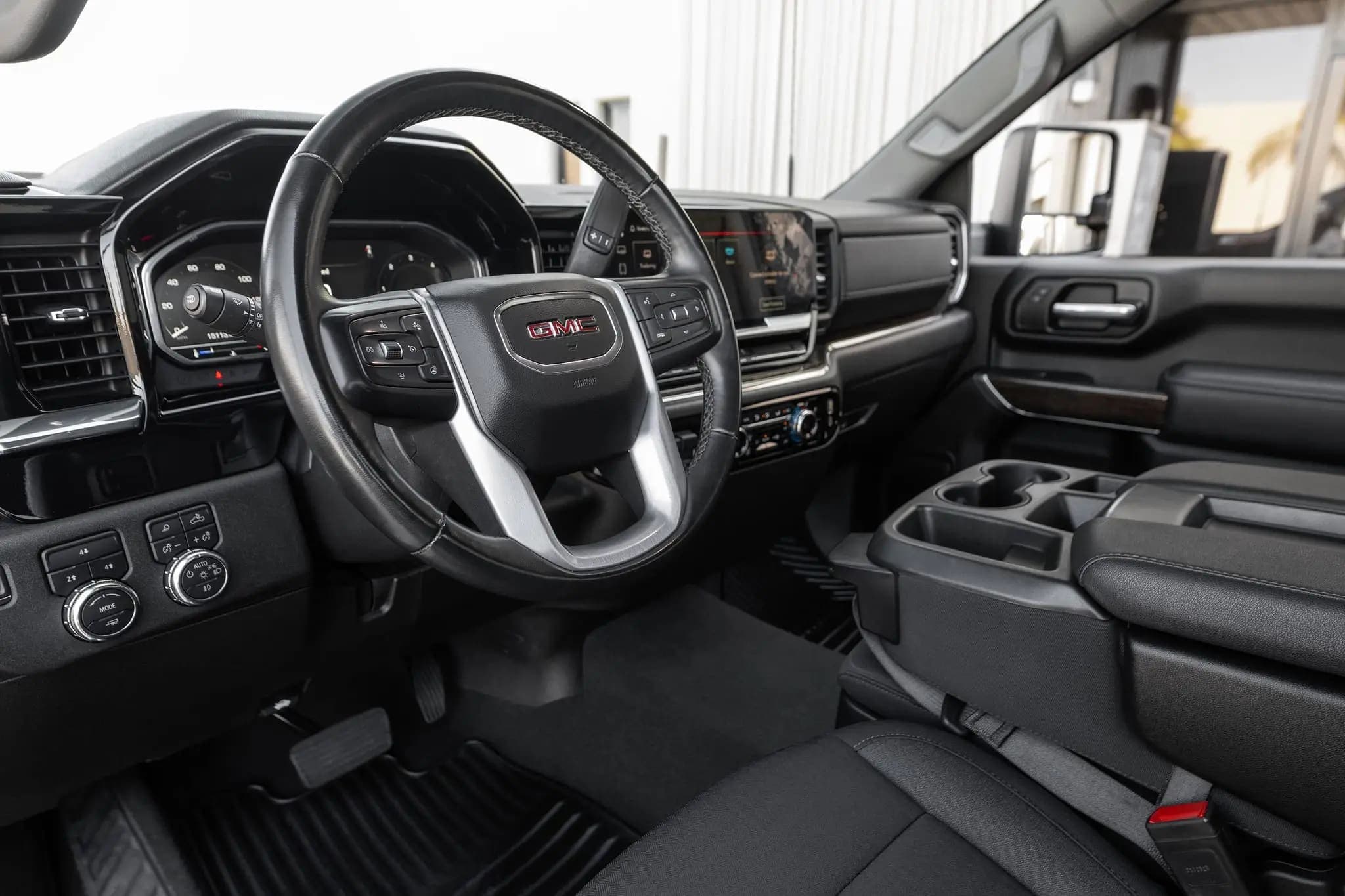 2024 GMC Sierra 3500HD SLE Duramax Dually 4×4, view