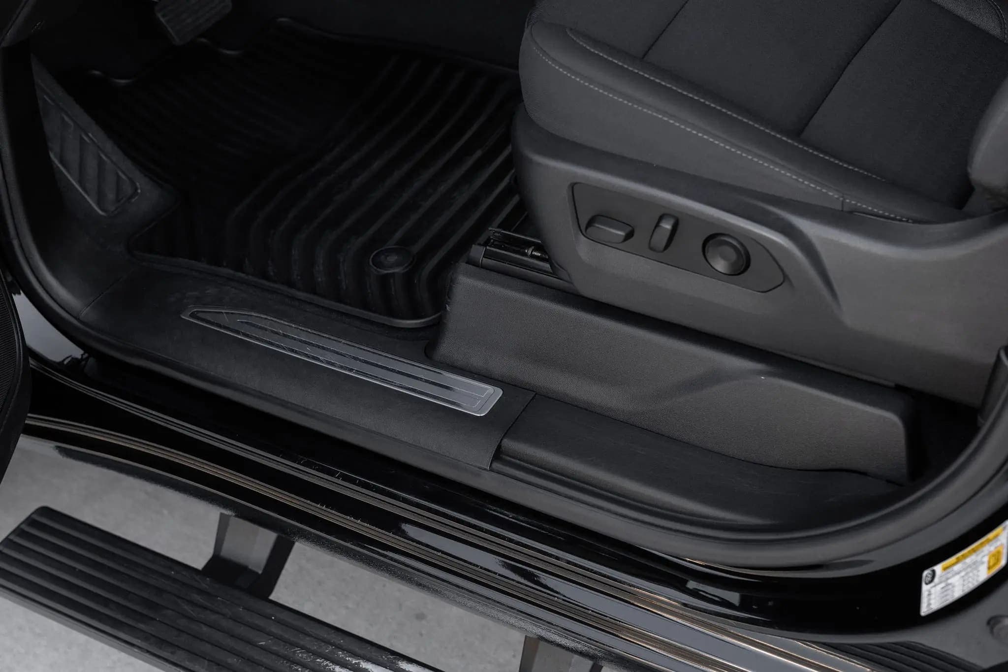 2024 GMC Sierra 3500HD SLE Duramax Dually 4×4, view